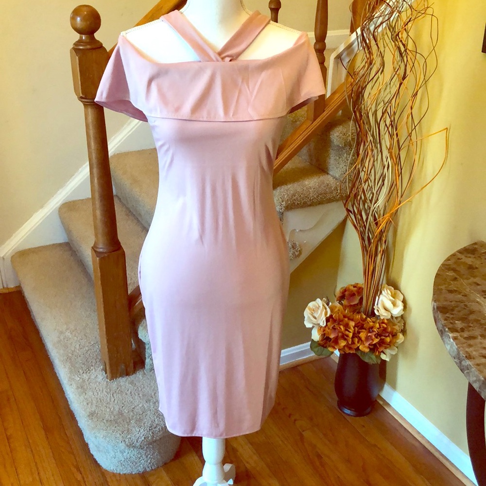 🌸 Cold-Shoulder Ruffle Halter Dress - Picture 7 of 7